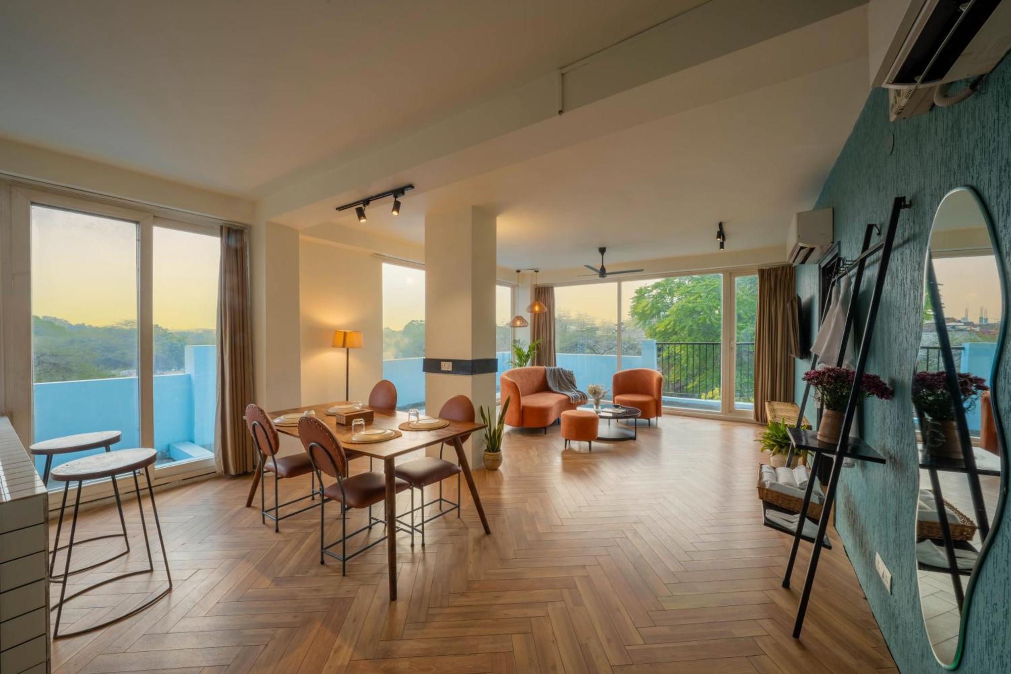 Minimalist Poshtel & Suites Нью-Дели Экстерьер фото
