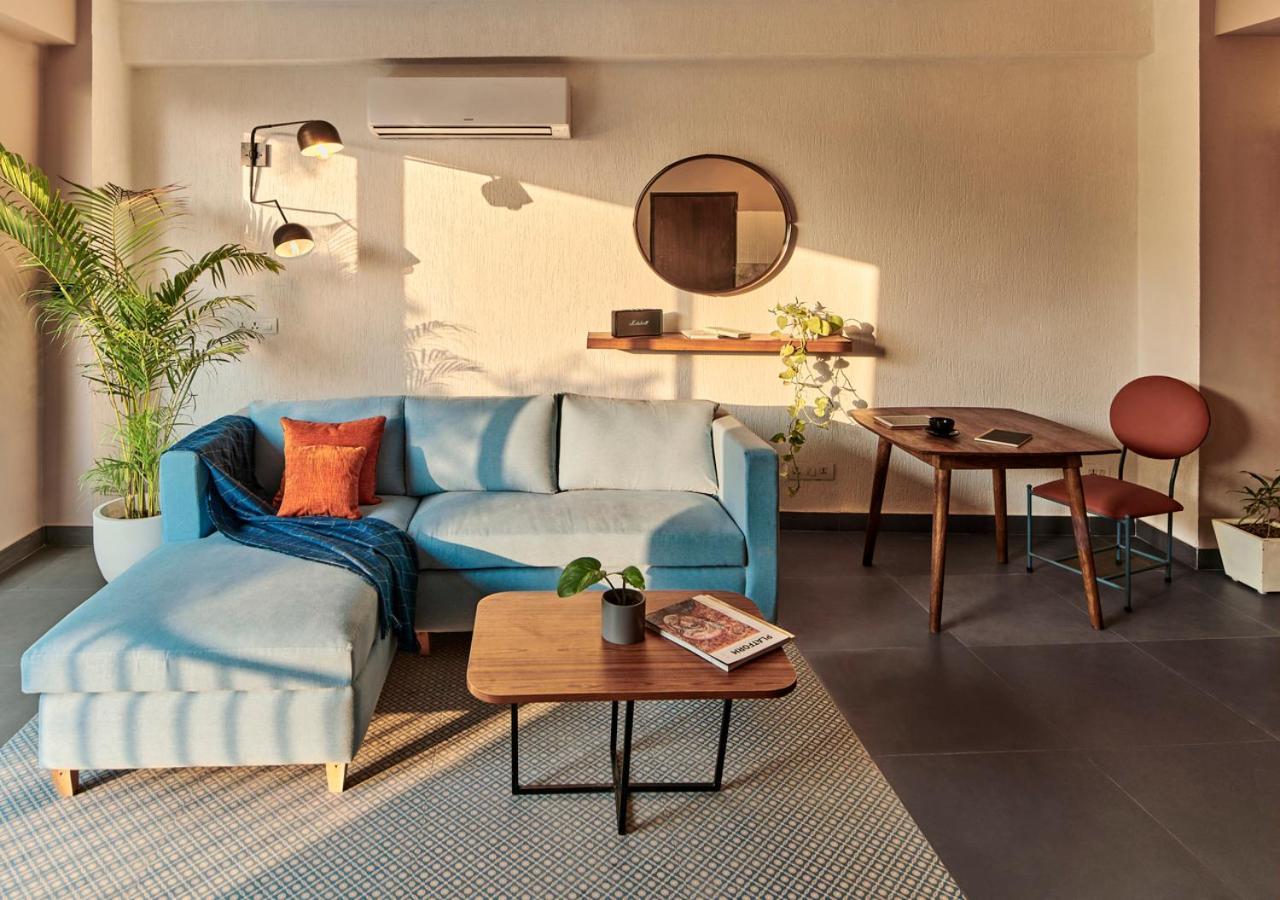 Minimalist Poshtel & Suites Нью-Дели Экстерьер фото